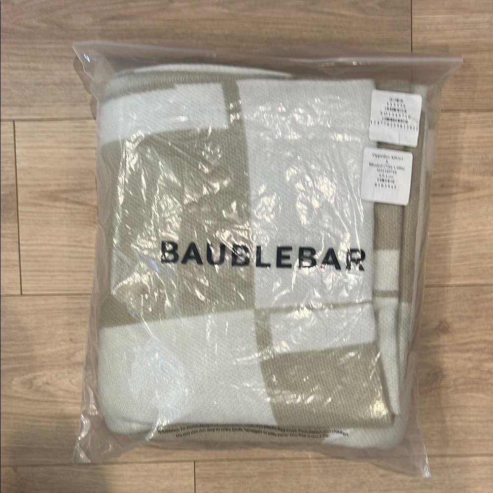 BaubleBar Opposites Attract Custom Blanket- L